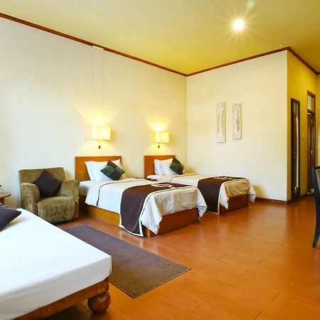 Hotel & Banquet Panorama Lembang Exterior photo