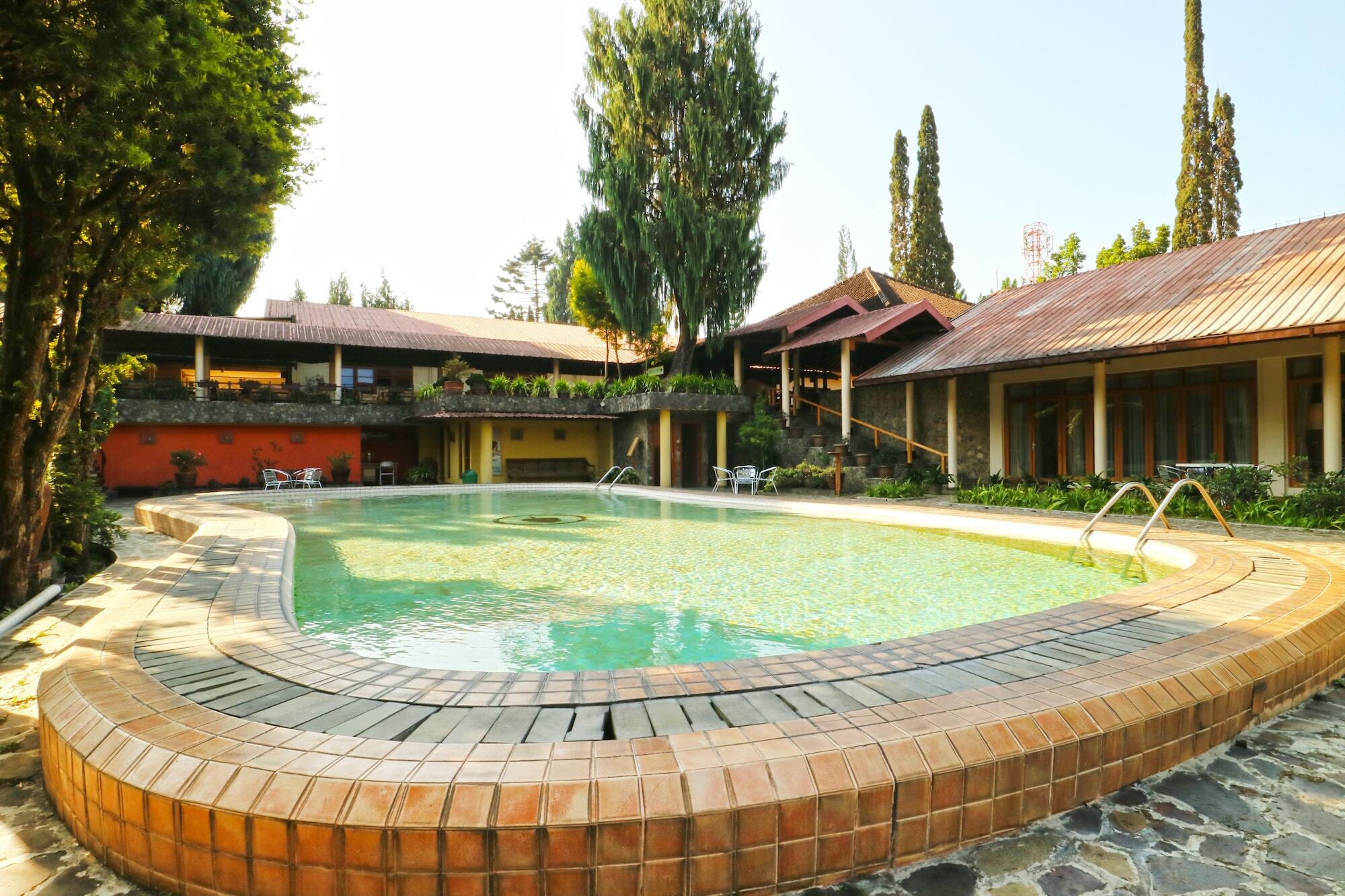 Hotel & Banquet Panorama Lembang Exterior photo